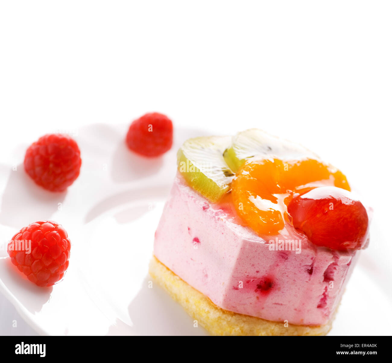 Delicieux Gateau Aux Fruits A Faible Teneur En Calories Isole Sur Fond Blanc Photo Stock Alamy Delicieux Gateau Aux Fruits A Faible Teneur En Calories Isole Sur Fond Blanc Photo Stock Alamy