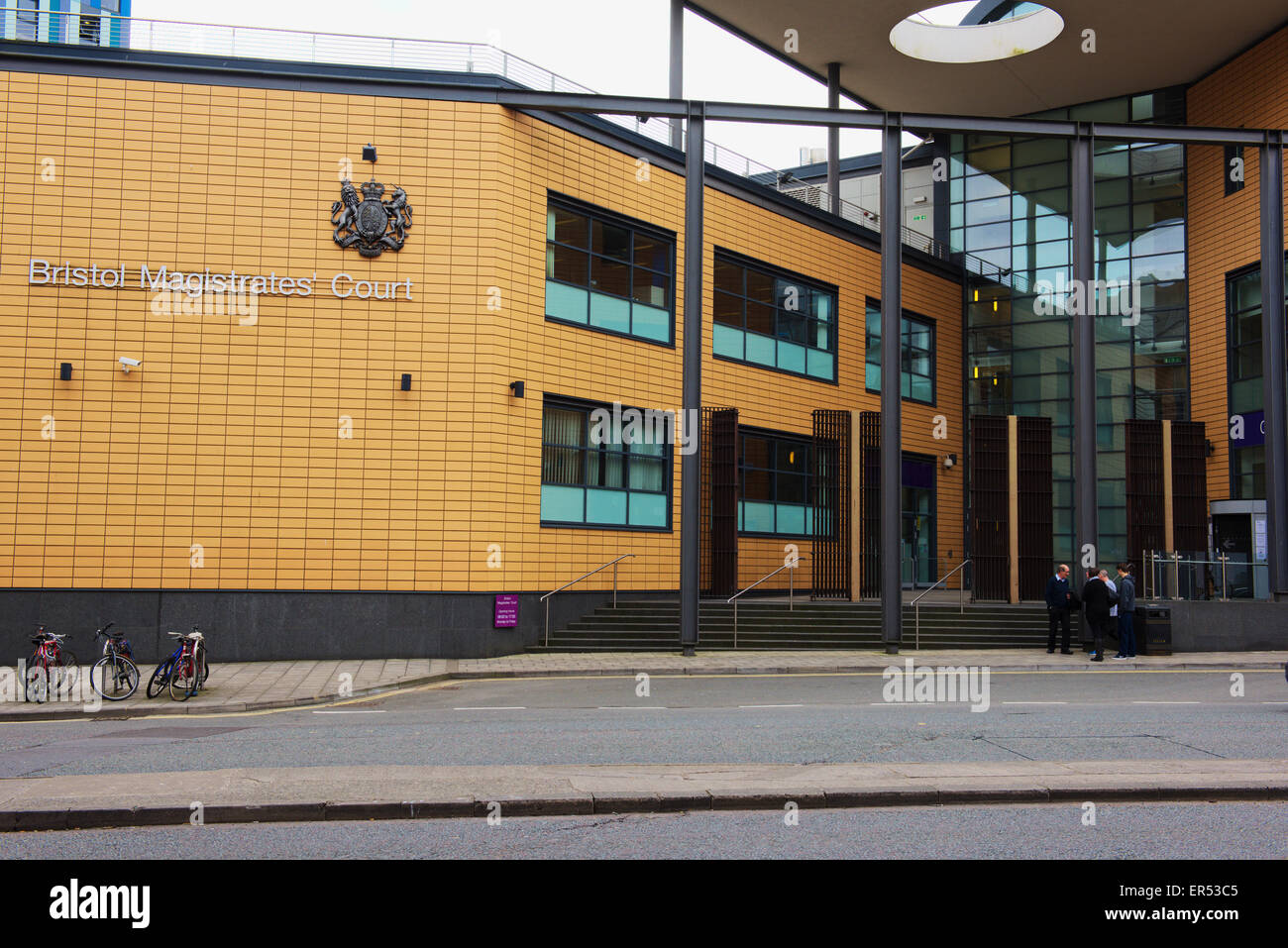 Bristol magistrates court Banque de photographies et d’images à haute