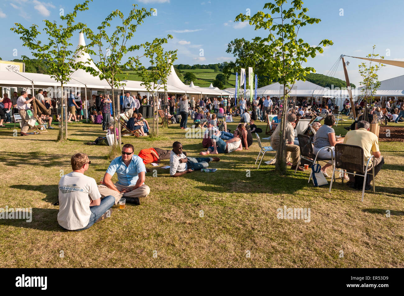 Un bel après-midi au Festival de littérature et des arts de Hay, Hay-on-Wye, Powys, Royaume-Uni Banque D'Images