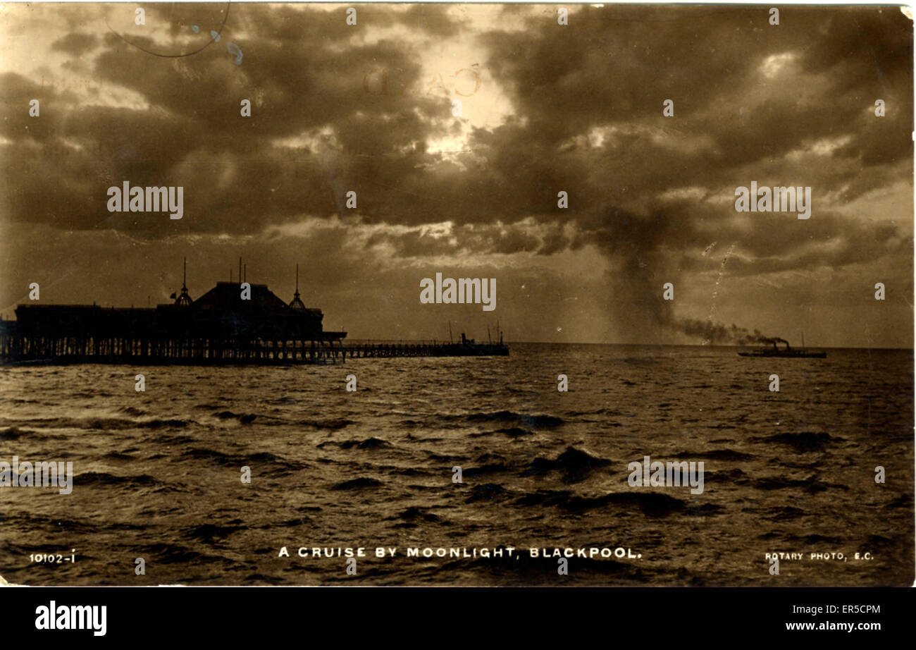 North Pier à Dusk, Blackpool, Lancashire Banque D'Images