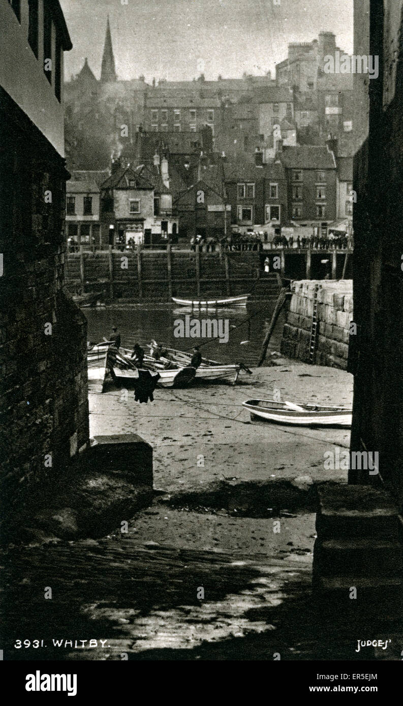 Vue vers l'est vers Church Street, Whitby, Yorkshire Banque D'Images