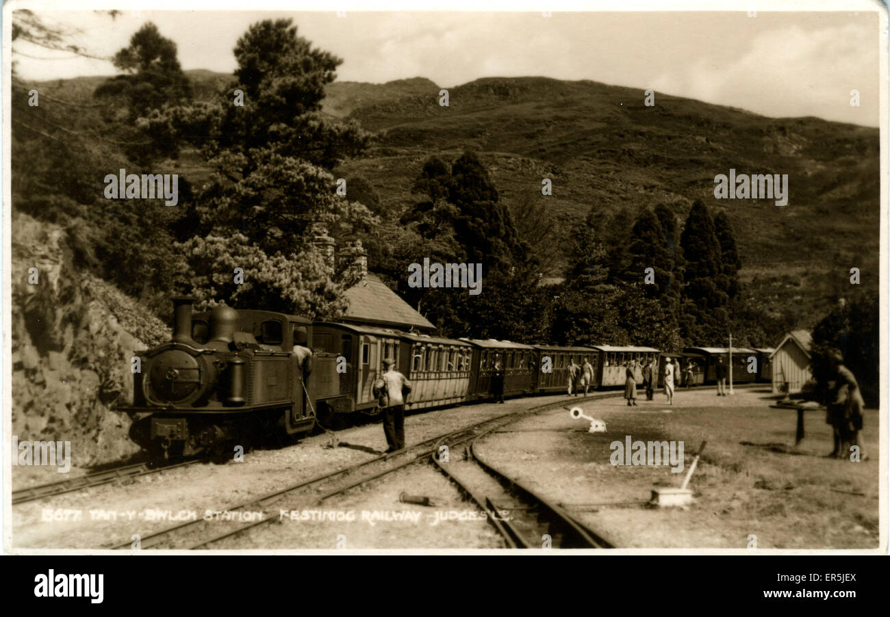 Gare, Tan-y-Bwlch, Porthmadog, près de Criccieth, Caernarvonshire, au Pays de Galles. Ffestiniog Railway 1920 Banque D'Images
