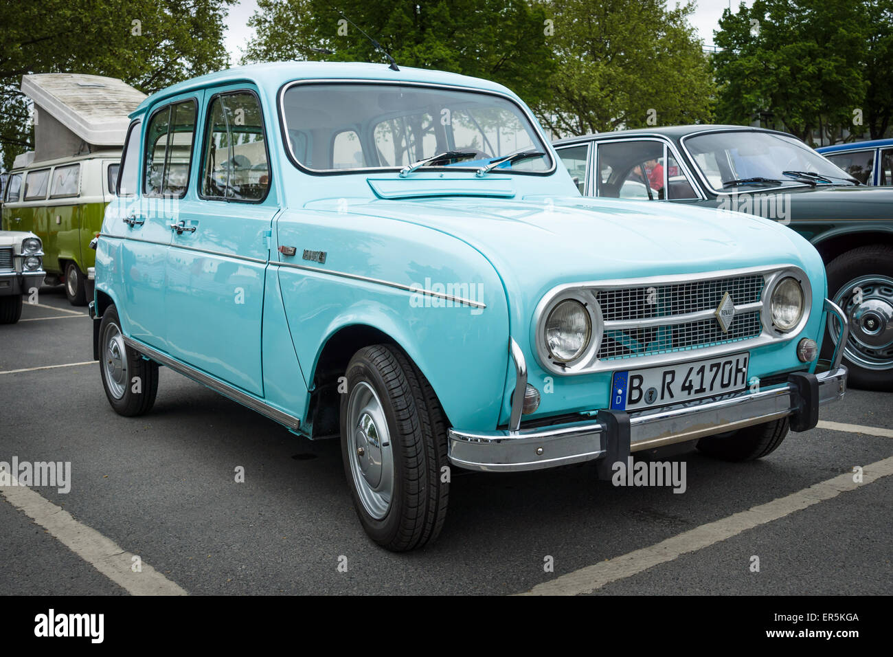 BERLIN - 10 MAI 2015 : l'économie de voiture Renault 4. La 28e Journée Oldtimer Berlin-brandebourg Banque D'Images