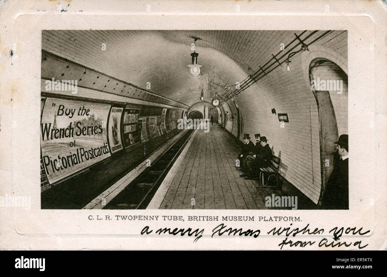 Métro, British Museum, la station de métro Holborn, comté de Londres,  Angleterre. Montrant la plate-forme 'British Museum'. 1913 Photo Stock -  Alamy