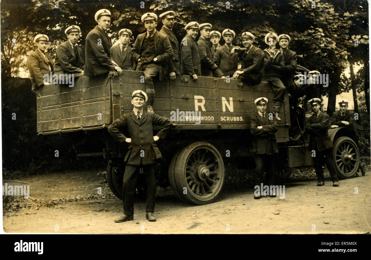 War truck world Banque de photographies et d'images à haute résolution -  Alamy