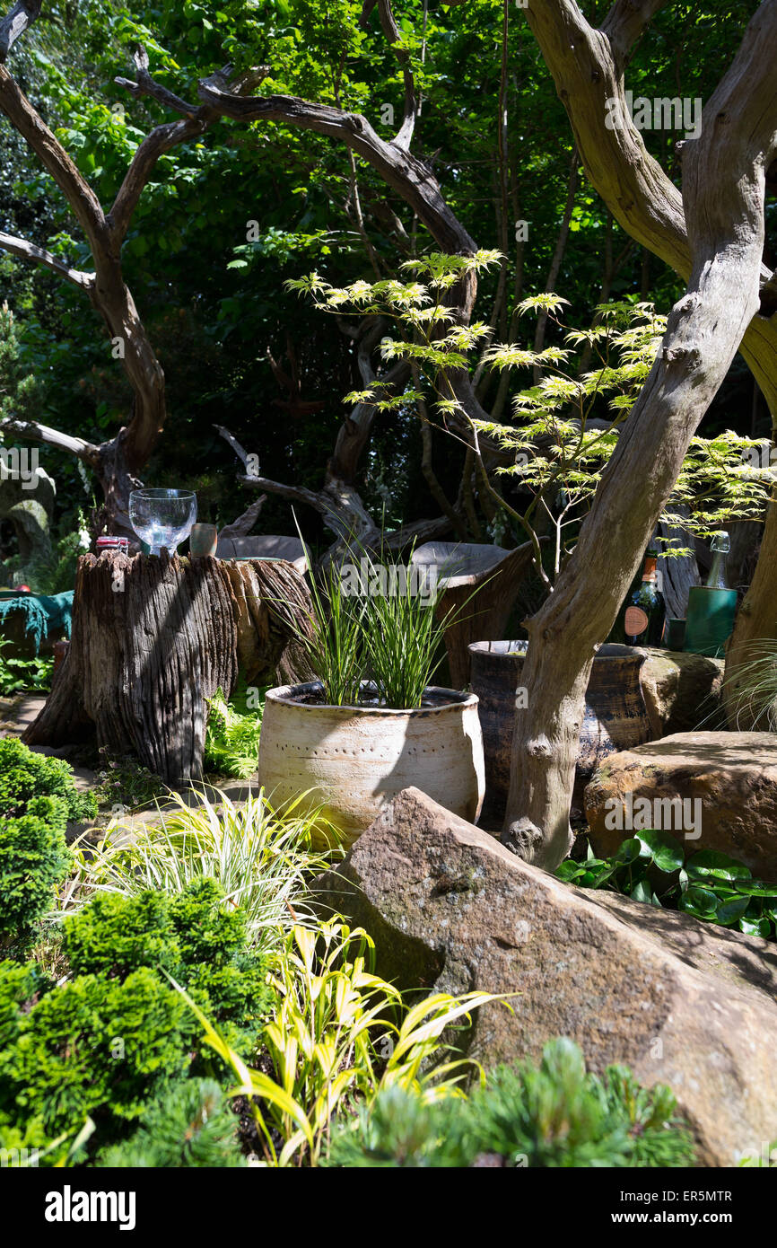 Pique-nique du sculpteur Garden par Walker's Nurseries, médaille d'or et meilleur jardin artisan vainqueur à la RHS Chelsea Flower Show 2015 Banque D'Images