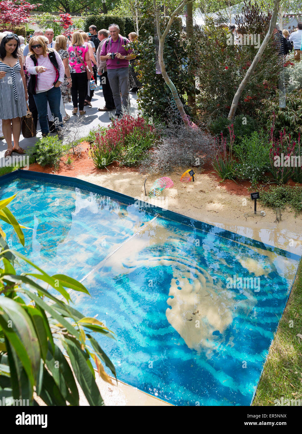 Au-delà de nos frontières par APHA Jardin, conçu par Sarah Eberle, médaillé d'or aux RHS Chelsea Flower Show 2015 Banque D'Images
