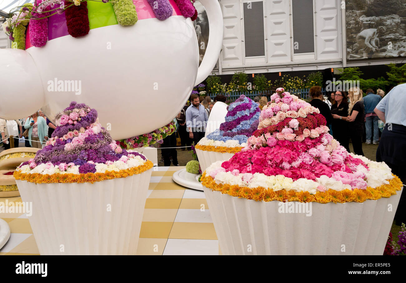 'Heure du thé' par Interflora affichage à l'Grand Pavillon à la RHS Chelsea Flower Show 2015 Banque D'Images