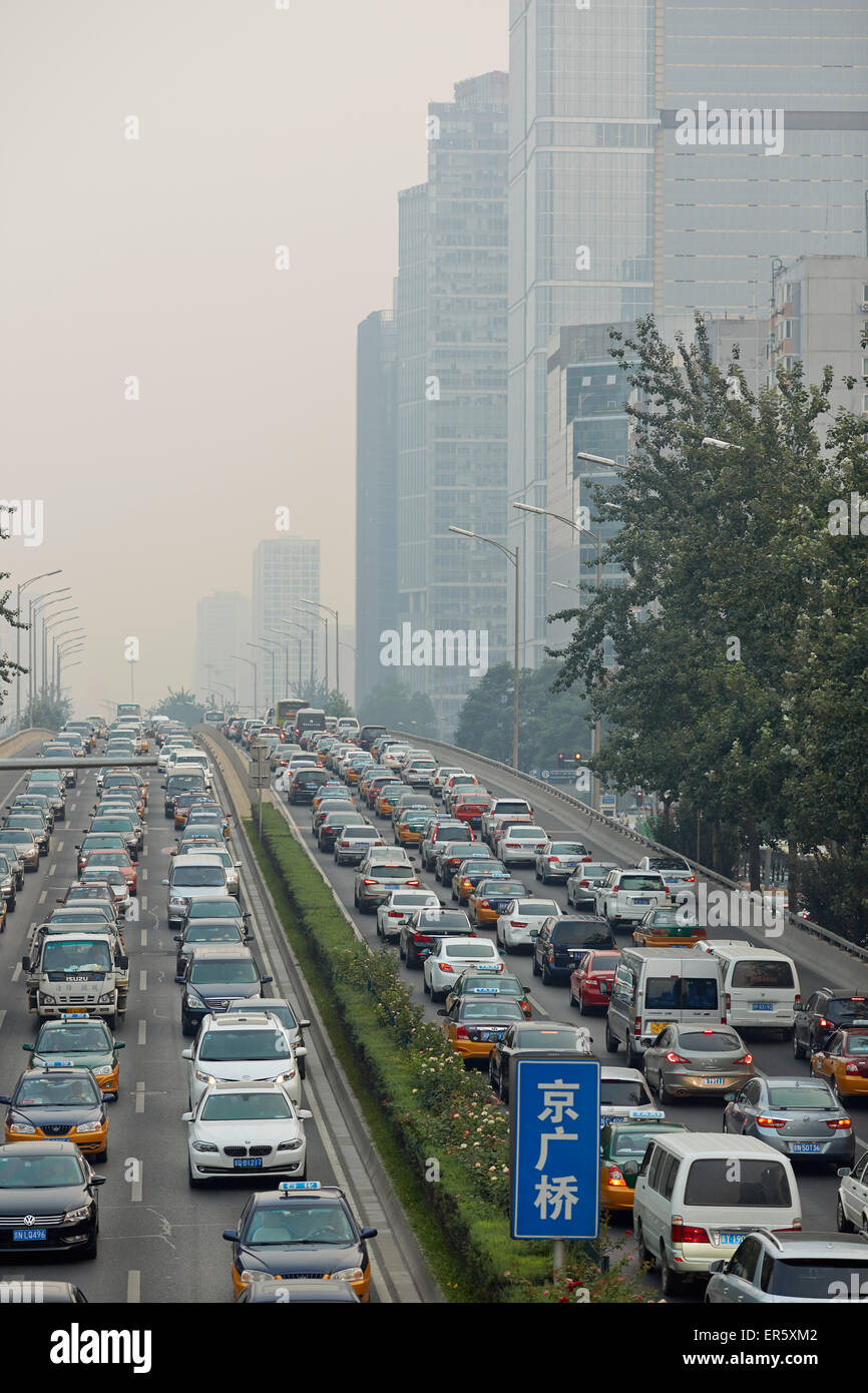 Le trafic urbain sur ring road, Beijing, Chine Banque D'Images
