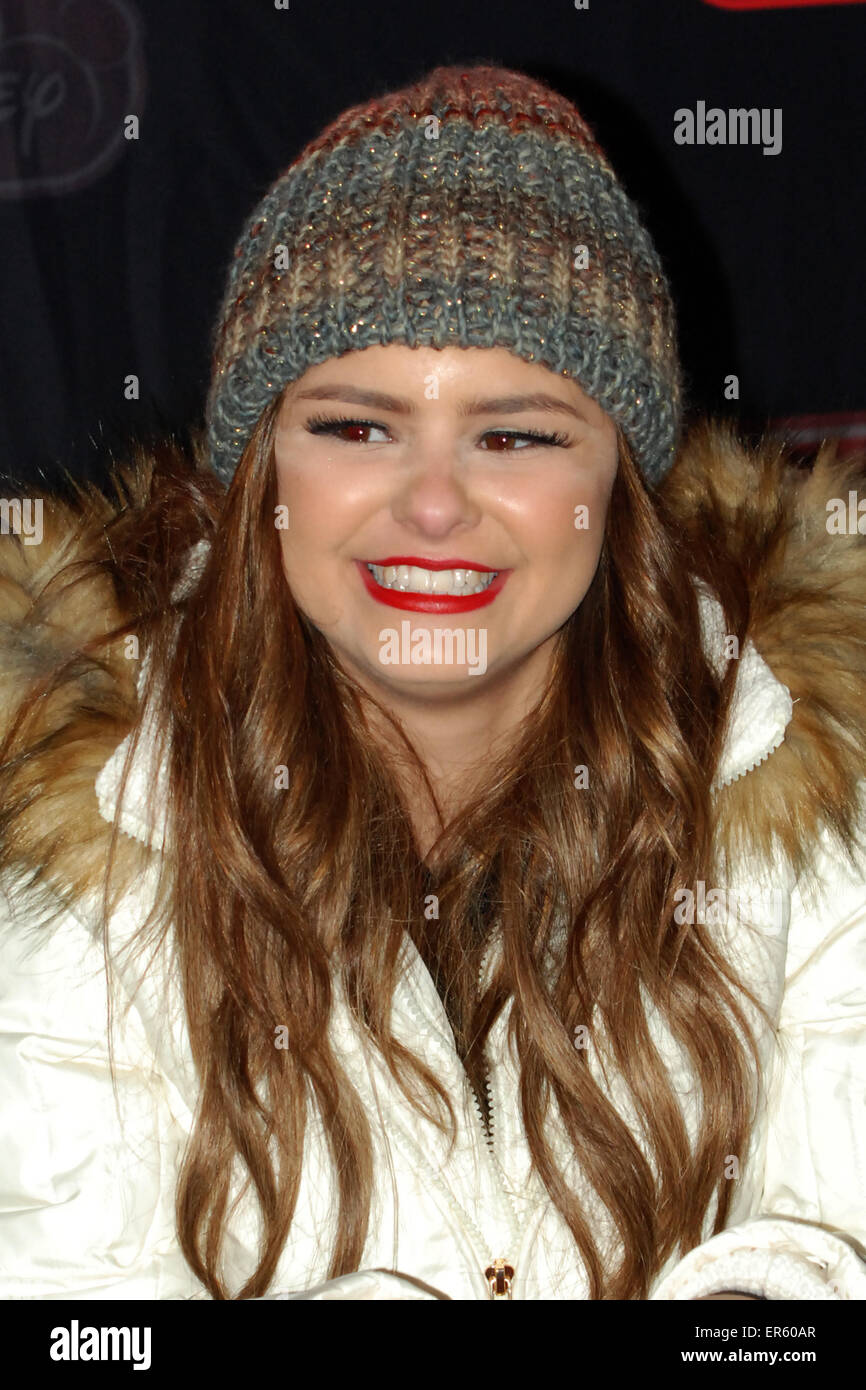 BMO Harris Bank le Magnificent Mile Lights Festival 2014 avec Nico et Vinz ; Heffron dur ; et Jacquie Lee à Chicago Michigan Avenue Pioneer Cour le 22 novembre 2014 mettant en vedette : Jacquie Lee Où : Chicago, Illinois, United States Quand : 22 novembre 2014 Crédit : C.M. Wiggins/WENN.com Banque D'Images