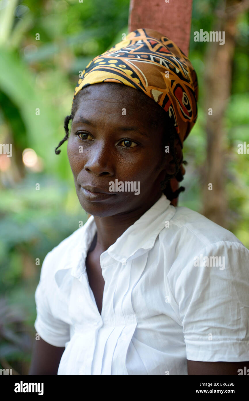 Woman with pensive expression, Rivière Froide, Département de l'Ouest, Haïti Banque D'Images