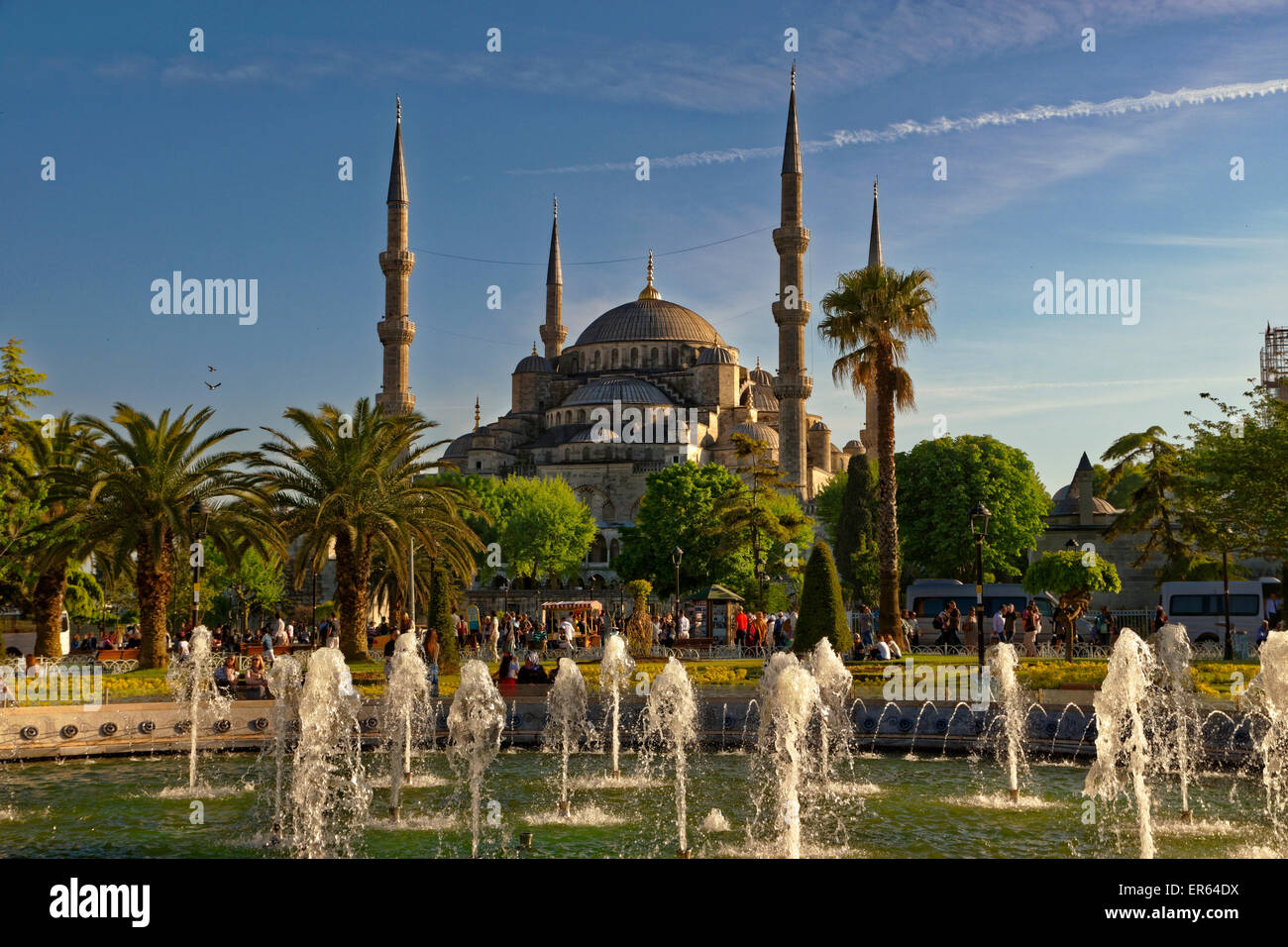 La Mosquée Bleue, Sultanahmet, Istanbul, Turquie et Alman Fontaine et parc. Banque D'Images