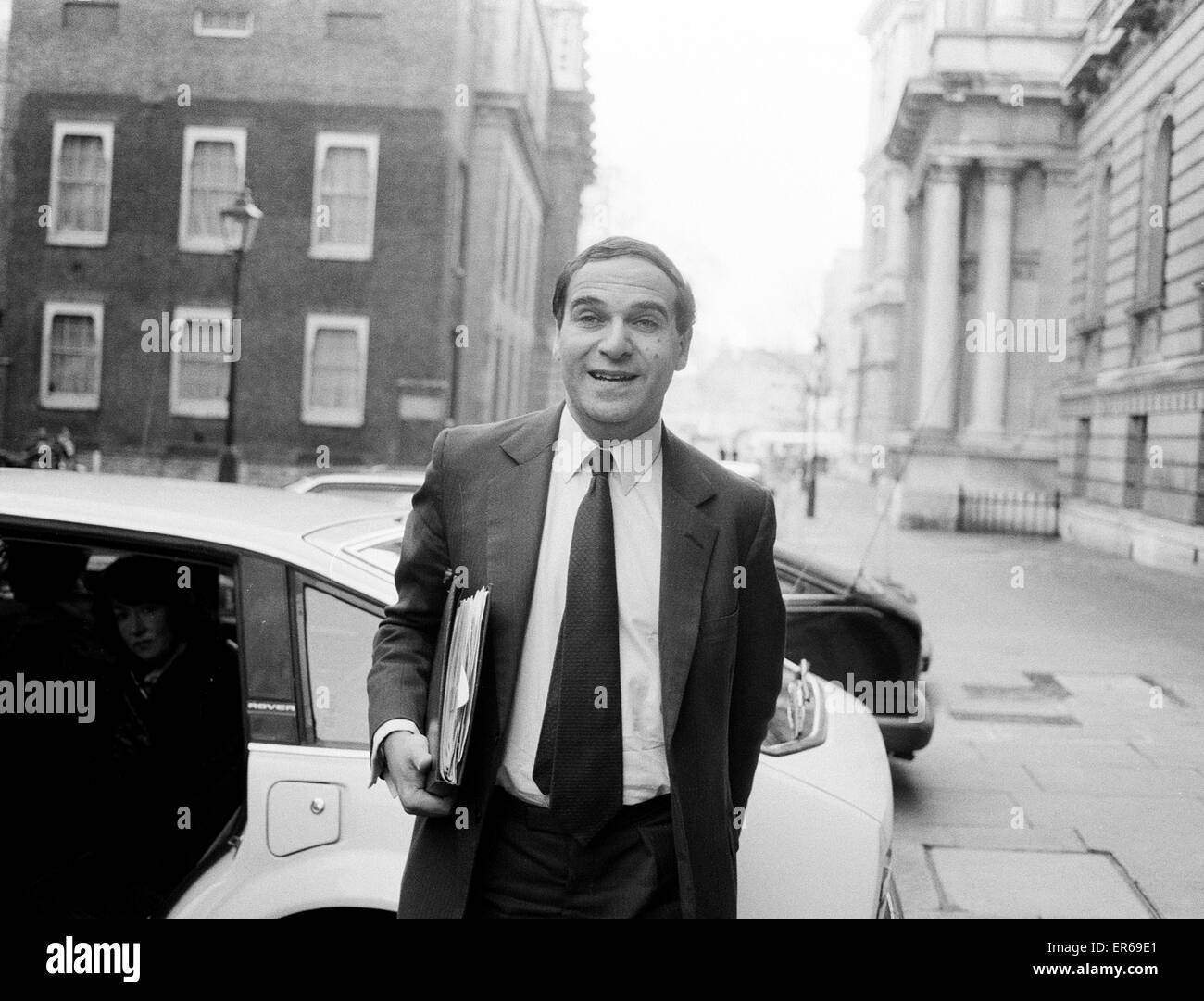 Le commerce et l'Industrie Secrétaire Leon Brittan quitter Downing Street après une réunion du Cabinet. 16 janvier 1986. Banque D'Images