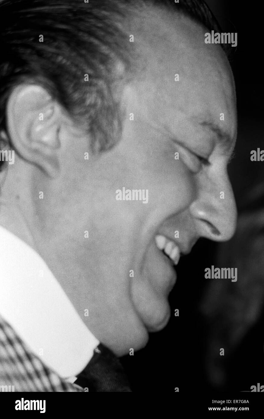 Portrait de profil d'architecte britannique Cedric Price à l'Architectural Association Session d'été, à l'ICA Institute of Contemporary Arts, Londres UK 1972 KATHY DEWITT Banque D'Images Portrait de profil d'architecte britannique Cedric Price à l'Architectural Association Session d'été, à l'ICA Institute of Contemporary Arts, Londres UK 1972 KATHY DEWITT Banque D'Images