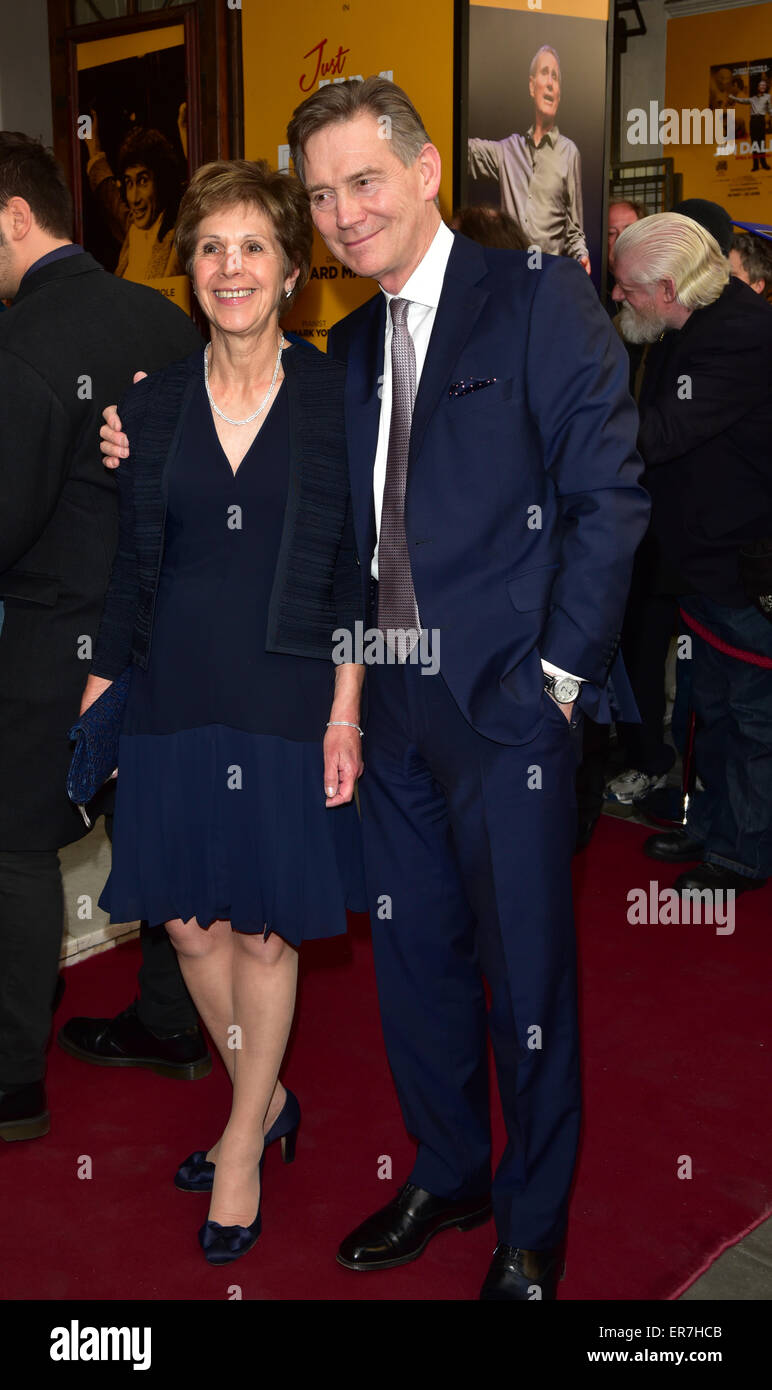 Londres, Royaume-Uni, 28 mai 2015 : Anthony Andrews arrive au juste Jim dale press nuit au Vaudeville Theatre, Strand, London. Crédit photo : Voir Li/Alamy Live News Banque D'Images