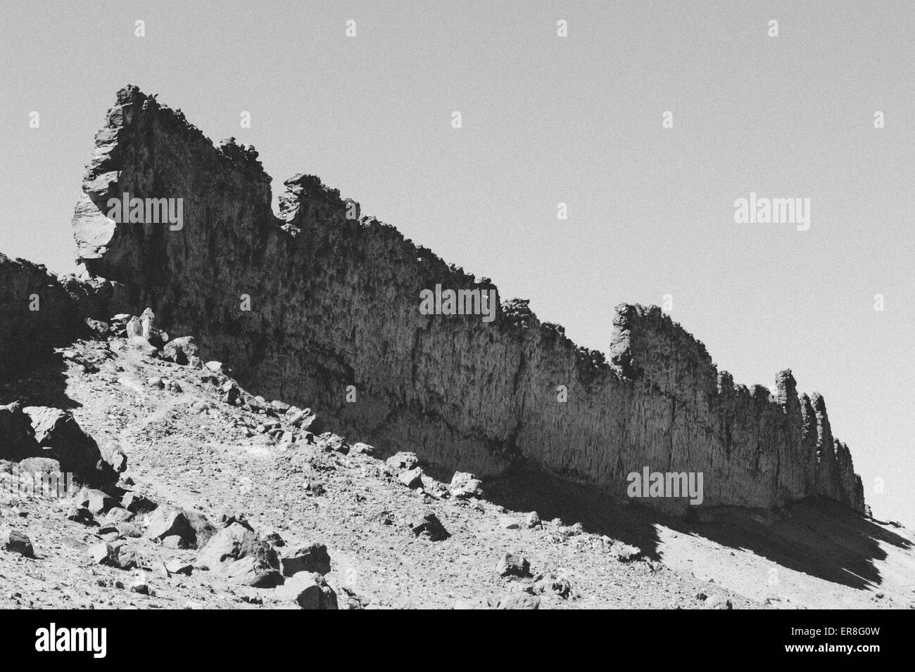 Les digues à Ship Rock against clear sky Banque D'Images