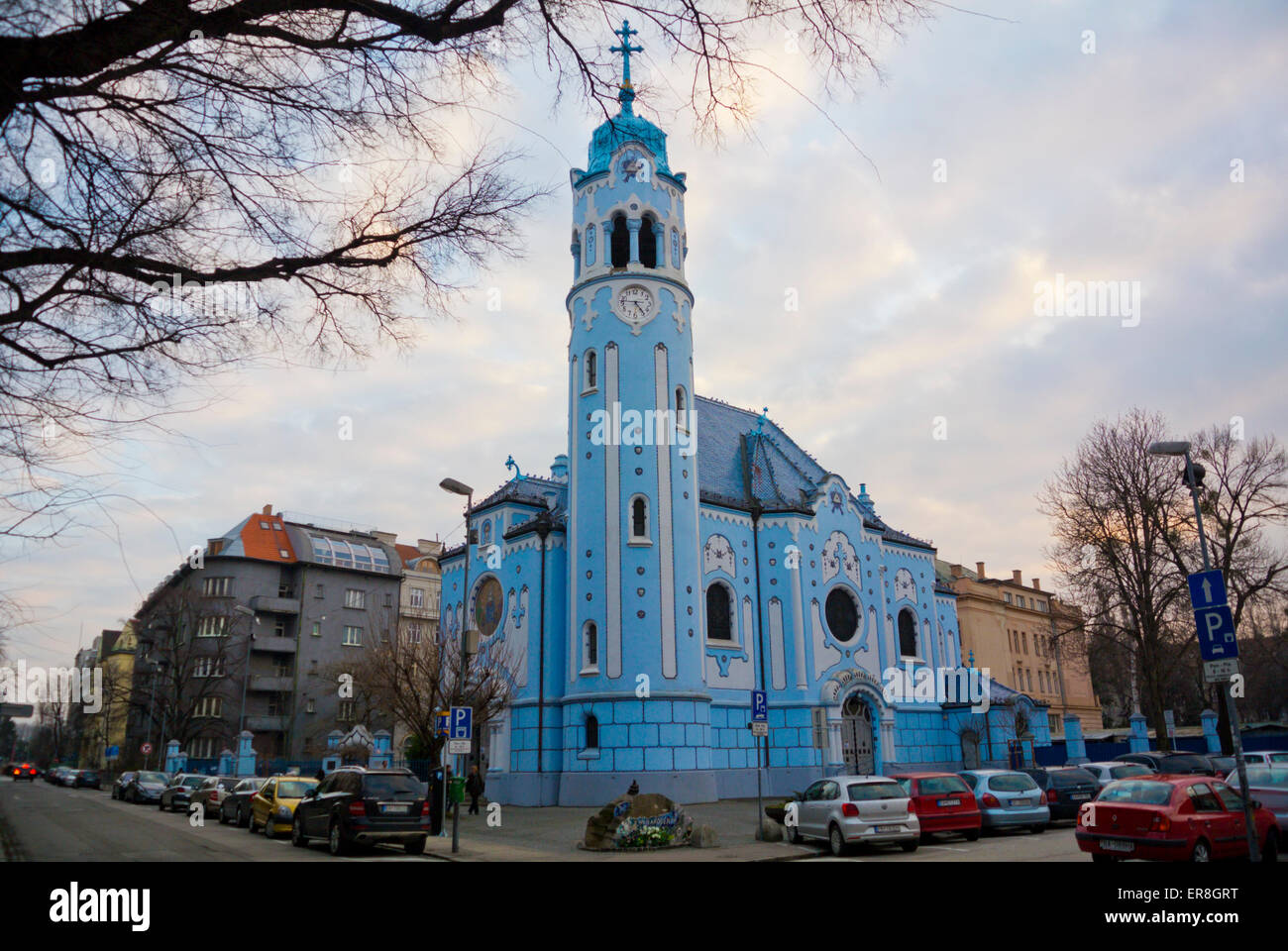 Kostolik Modry, bleu de l'église Sainte Elisabeth de Hongrie (1908), église catholique romaine sécessionniste, Bratislava, Slovaquie, Europe Banque D'Images