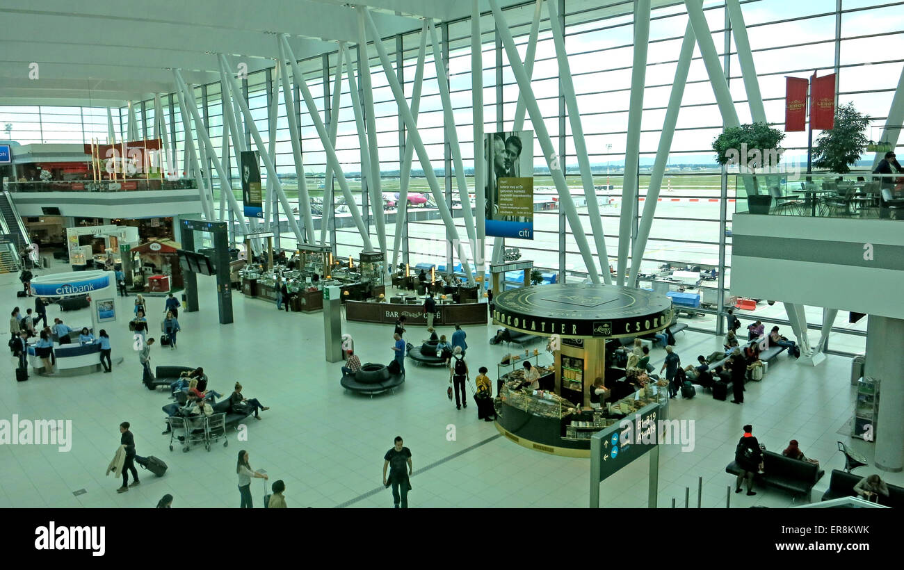 Intérieur de l'aéroport international Ferenc Listz Budapest Hongrie Banque D'Images