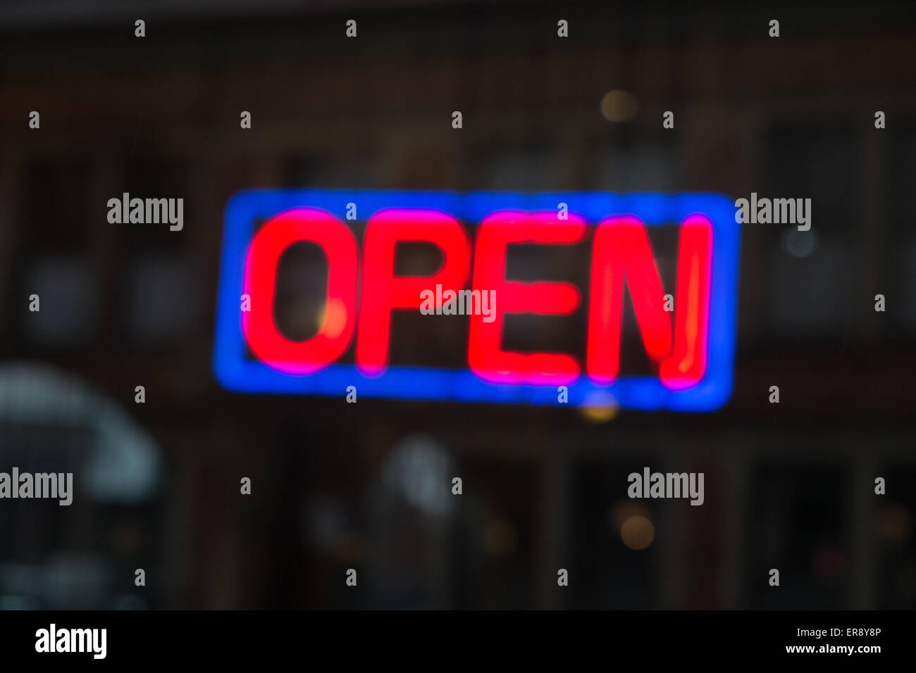 Neon Sign Open Banque D'Images