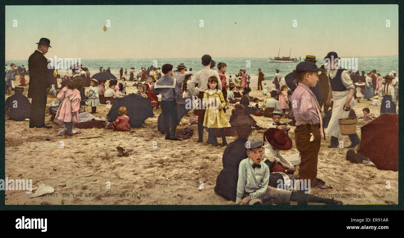 Sur la plage de Coney Island. Date c1902. Banque D'Images