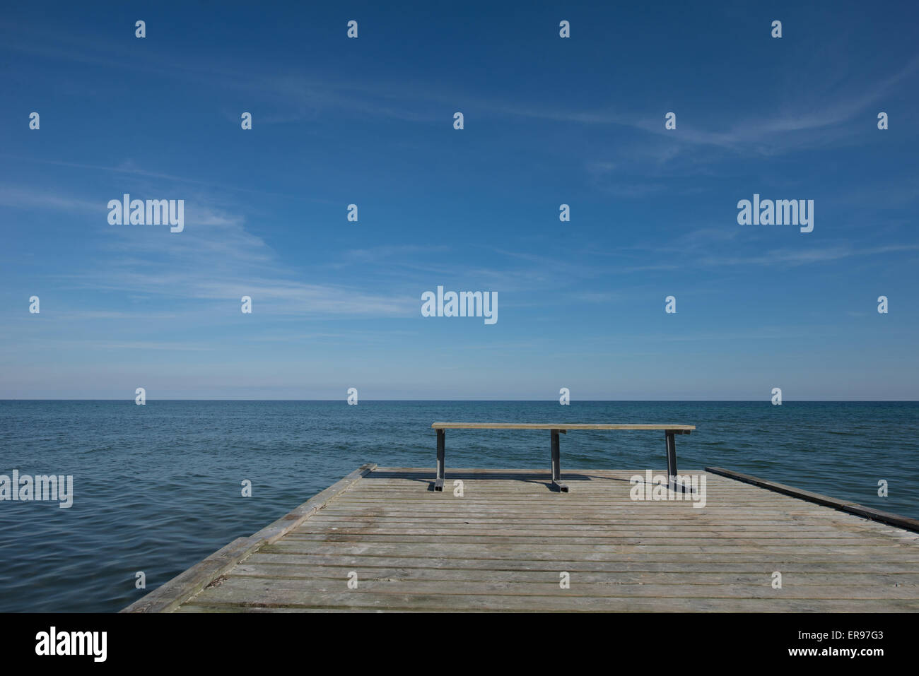 La pensée, en contemplant la mer, Banque D'Images