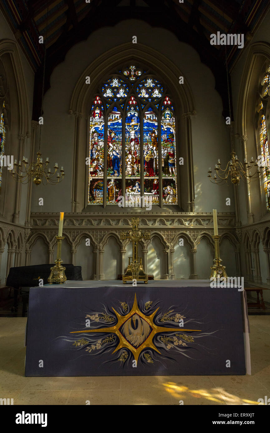 Royaume-Uni, Angleterre, Cambridge. Chapelle corpus Christi, Autel et Vitraux anglais du XIXe siècle. Banque D'Images