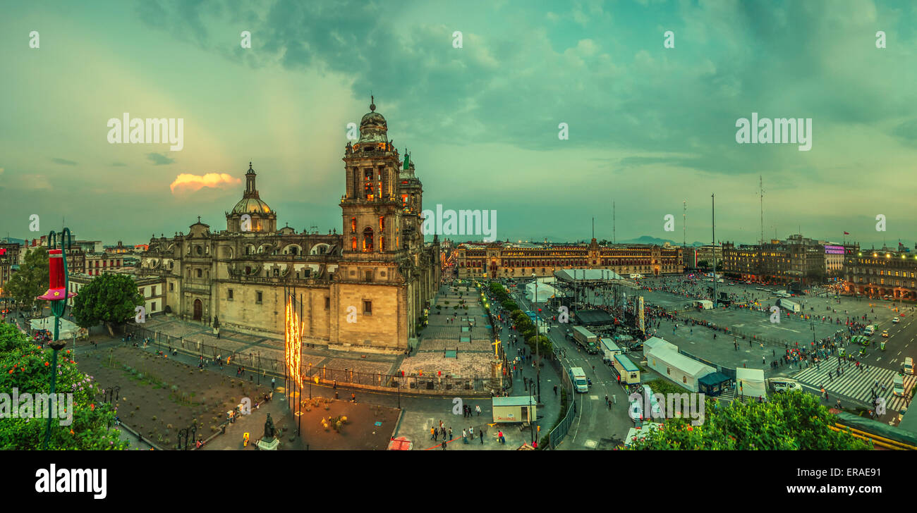 Place Zócalo et cathédrale métropolitaine de Mexico Banque D'Images