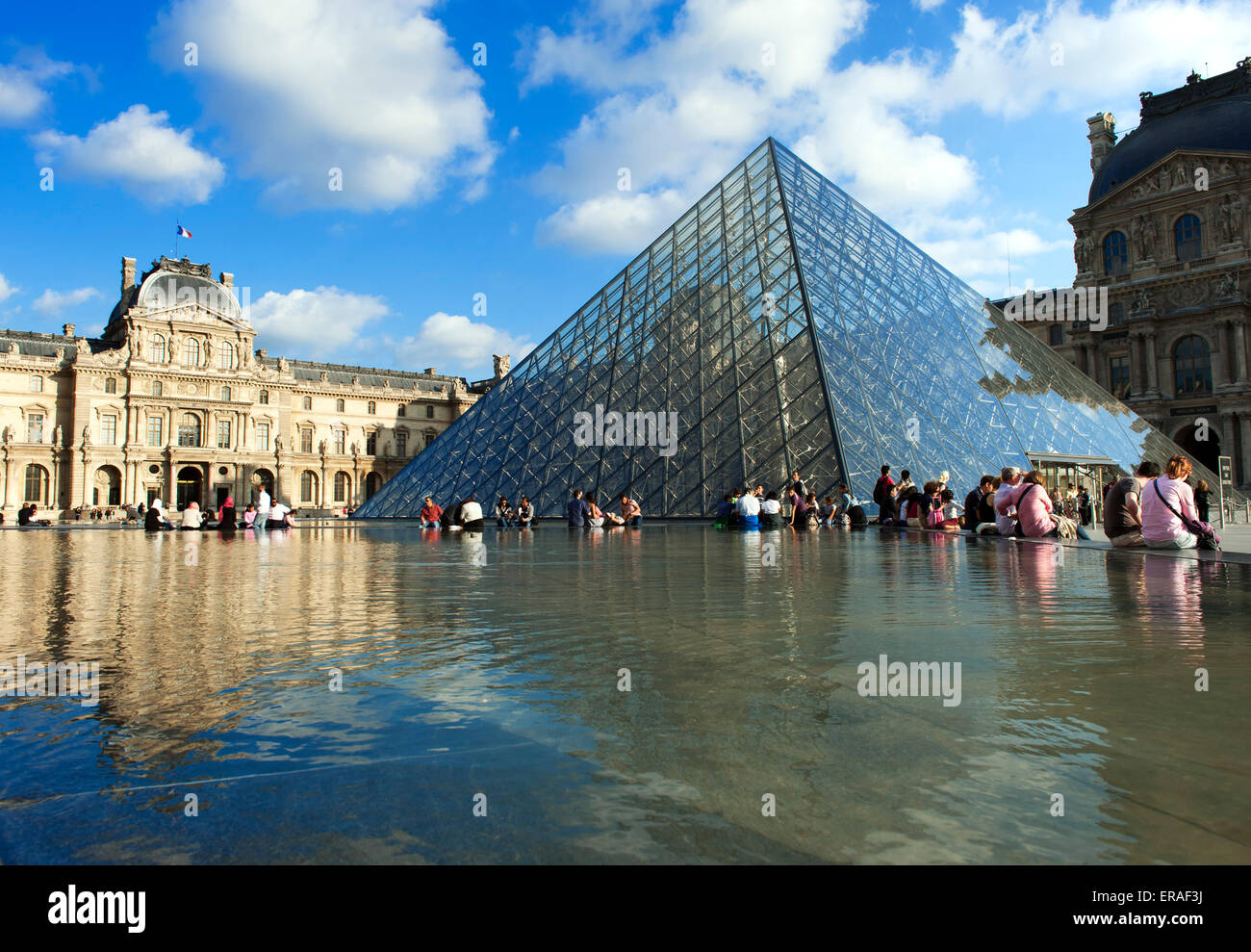 Pyramide du Louvre Musée Paris Il de Paris France Europe Banque D'Images