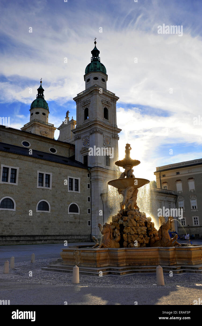 Cathédrale de Salzbourg et le bien, la ville de Salzbourg, Salzbourg, Autriche, Europe Banque D'Images