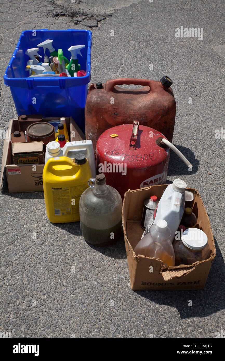 C'est le jour de la collecte des déchets dangereux dans la petite ville du Massachusetts d'Adams. Banque D'Images