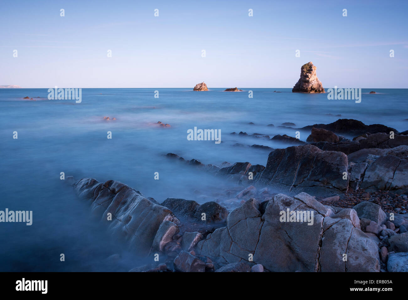 Dans la mer de la baie Mupe (Dorset, Angleterre) Banque D'Images