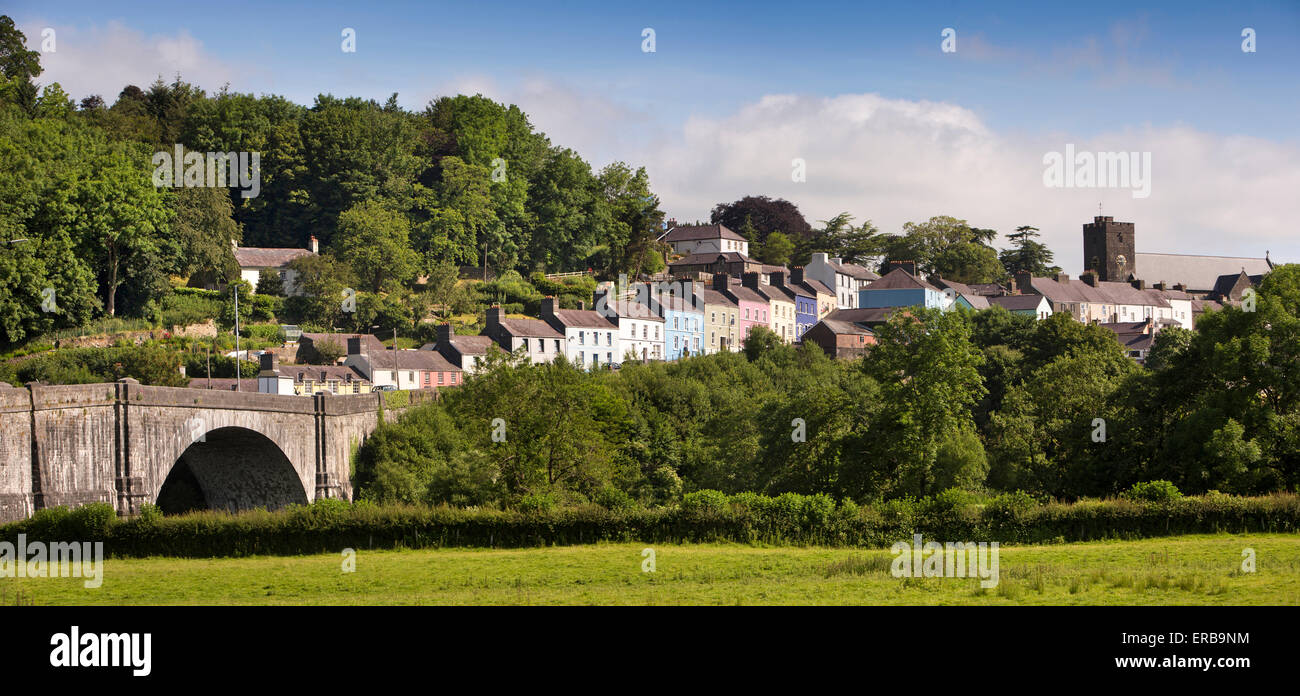 Pays de Galles, Carmarthenshire, Llandeilo, ville de l'Afon 1848 Tywi, panoramique pont rivière Towy Banque D'Images
