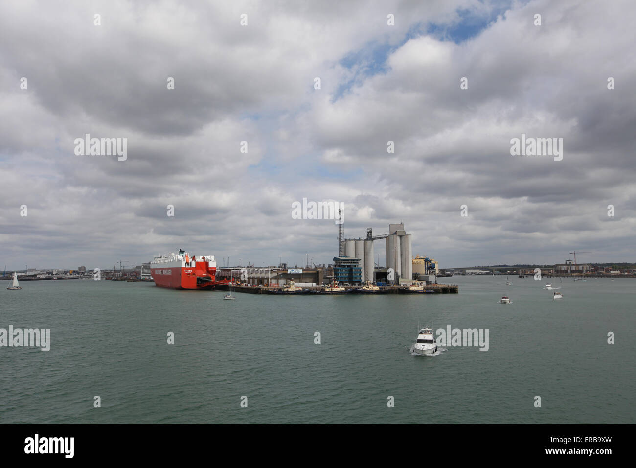 En tête de quai du port de Southampton et des quais Banque D'Images