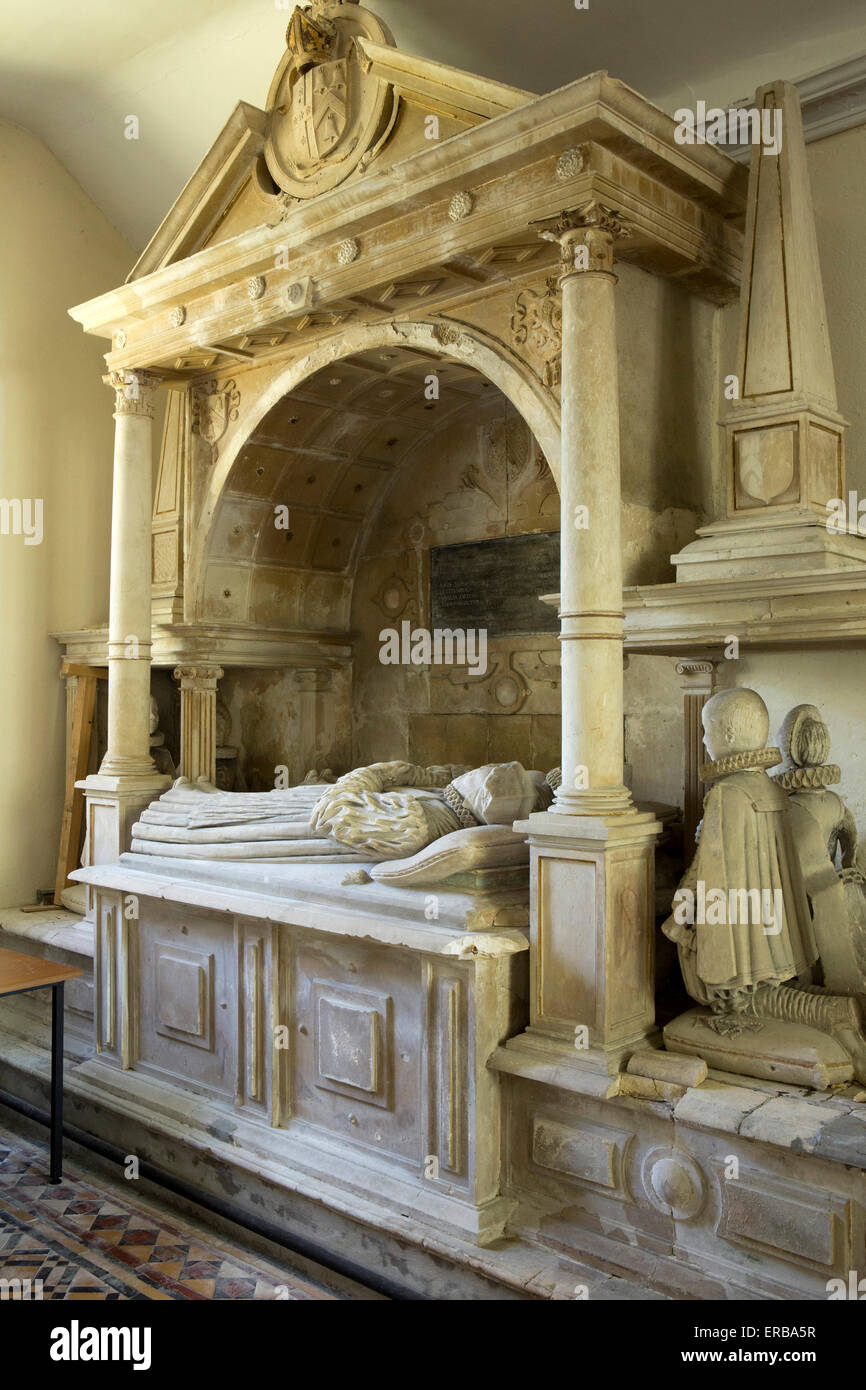 Pays de Galles, Carmarthenshire, Llangathen, l'intérieur de l'église Saint Cathen, évêque Rudd's tomb Banque D'Images