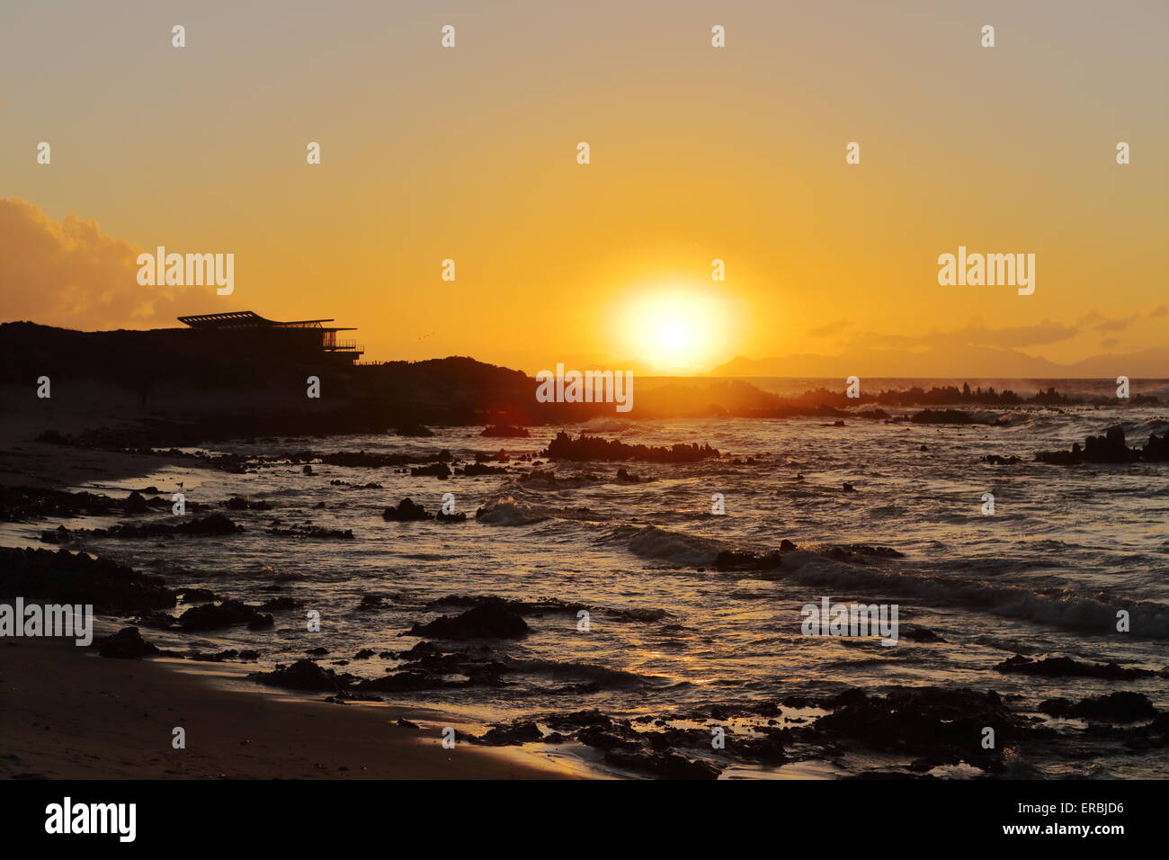 Coucher de soleil sur la baie de False vu de Rooi Els Banque D'Images