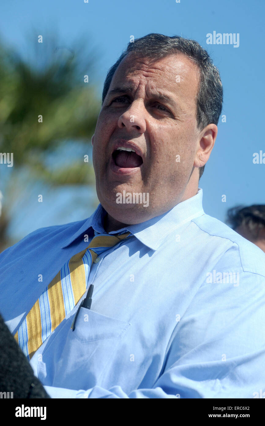 NJ Gov. Chris Christie a été le coup d'annonce de la subvention et à l'atténuation des inondations dans Belmar puis visite la promenade de la plage de Point Pleasant dans le New Jersey le 29 mai 2015/photo alliance Banque D'Images