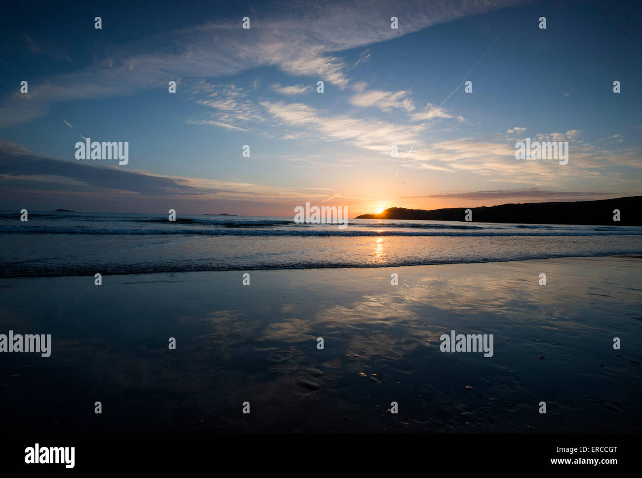 Coucher du soleil, le Whitesands Beach à St Davids, Pembrokeshire Wales Banque D'Images