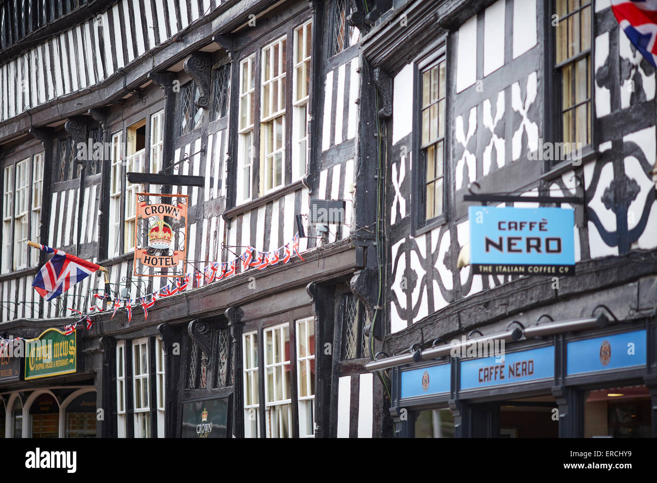 London est une ville et une paroisse civile dans le quartier de Cheshire East et le comté de Cheshire, Angleterre L'Hôtel de la Couronne et Banque D'Images