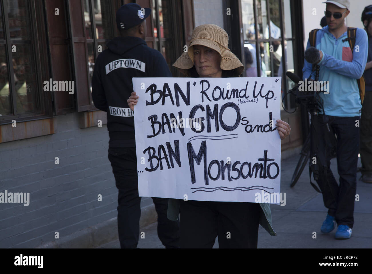 Protestation contre Monsanto, les aliments génétiquement modifiés et l'attaque sur un "consommateur,s droit de savoir." Banque D'Images