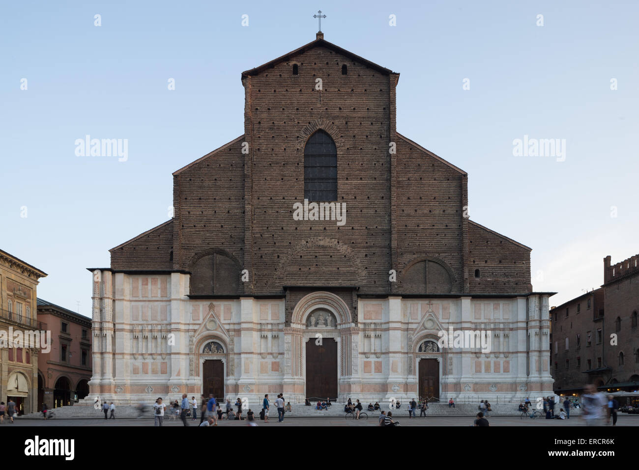 Basilica di San Petronio sur la Piazza Maggiore de Bologne, Italie. Banque D'Images