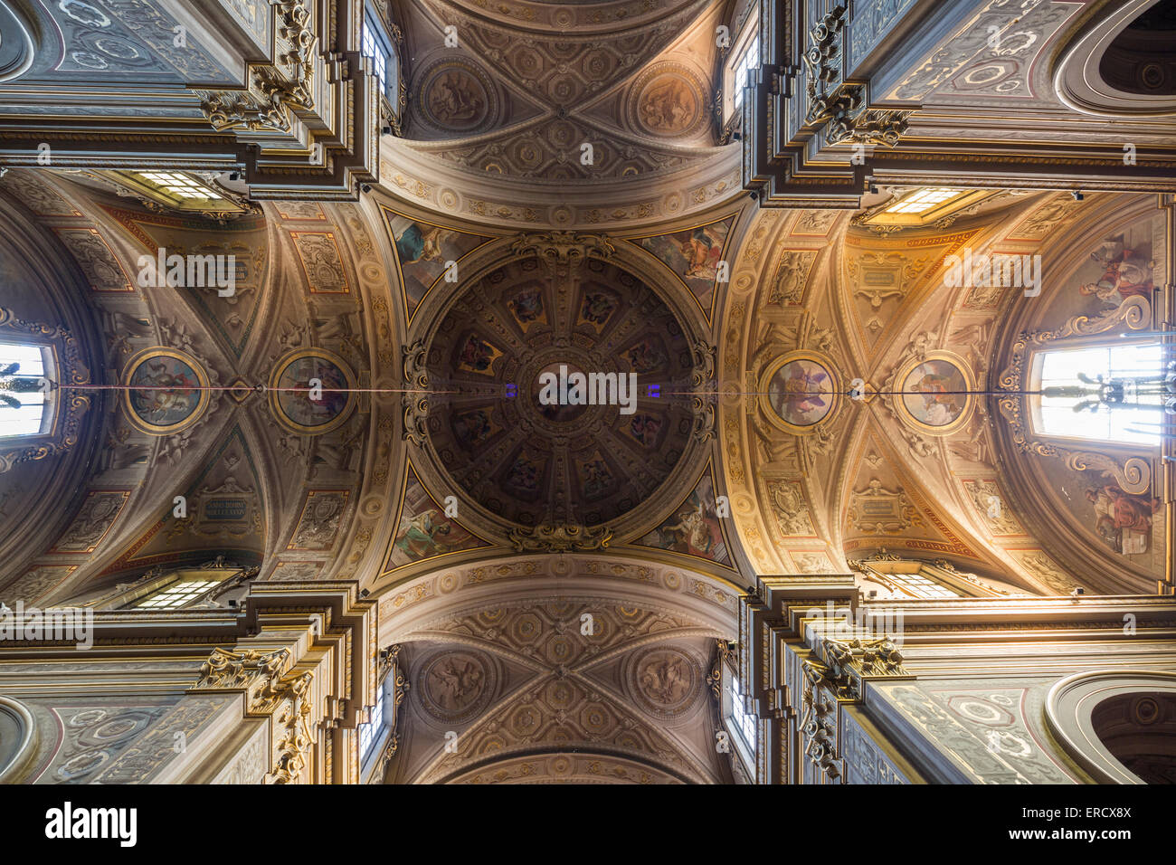 Dome et la nef de l'intérieur, la Cathédrale de Ferrare, Basilica Cattedrale di San Giorgio, Ferrara, Italie Banque D'Images