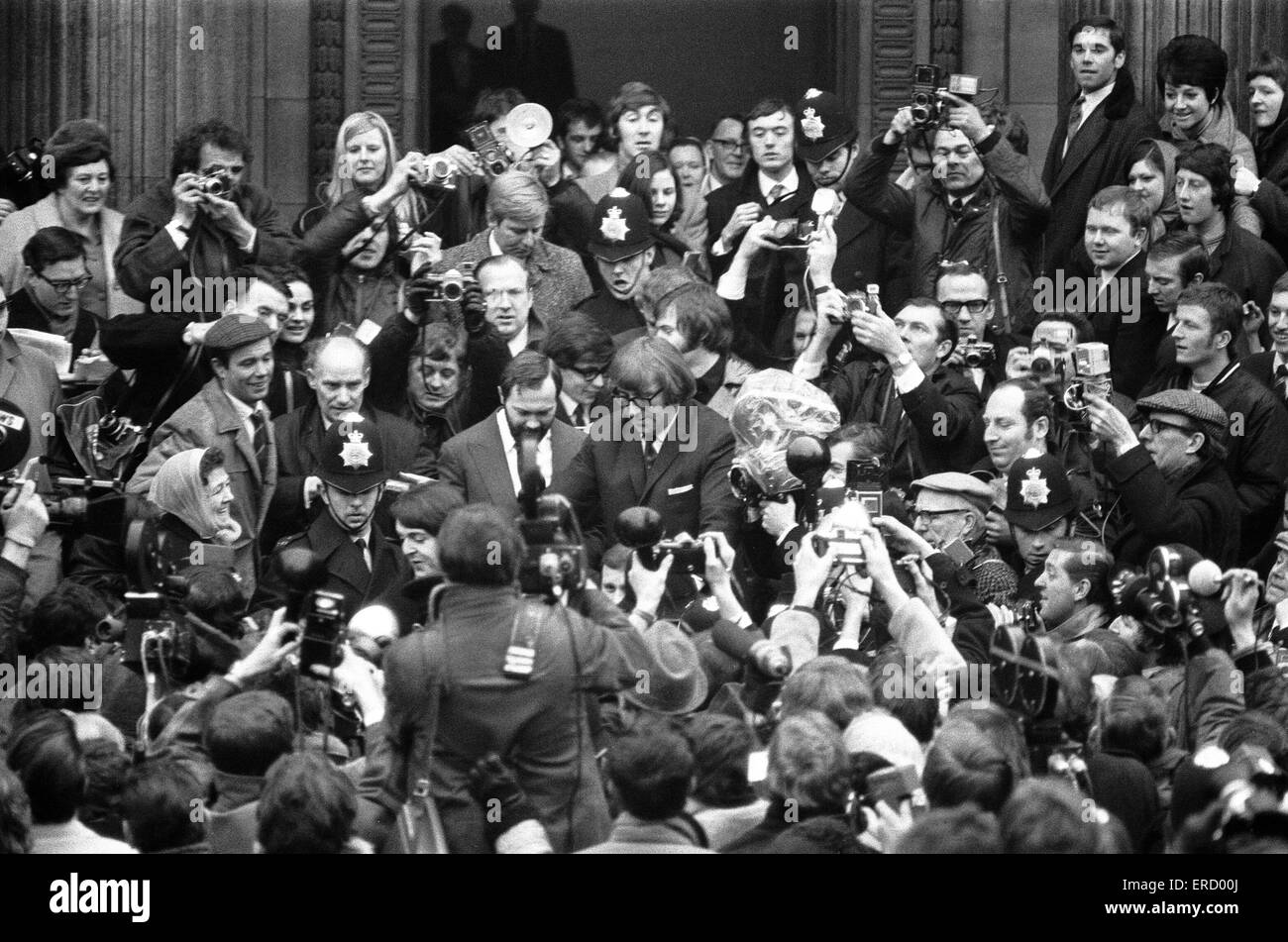 Mariage civil de Paul McCartney et Linda Eastman, Marylebone Register Office, Londres, 12 mars 1969. Banque D'Images