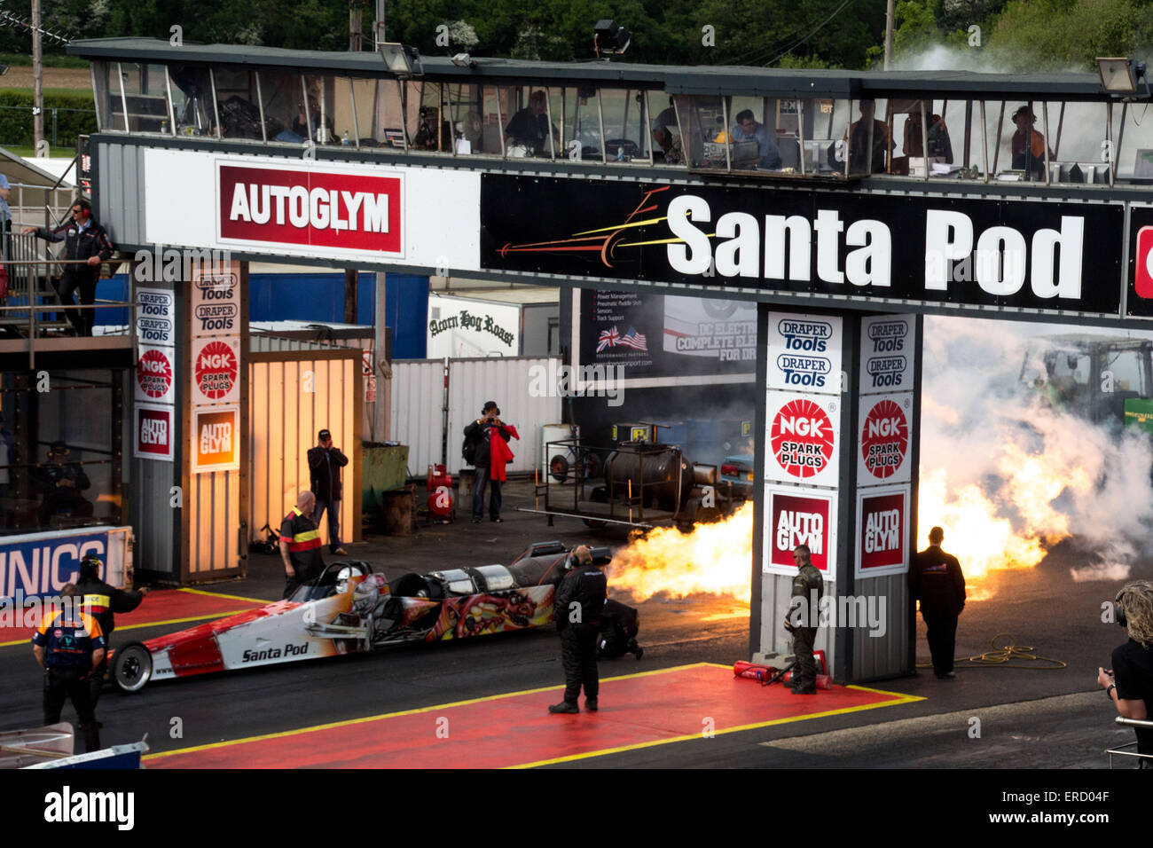 Un avion propulsé par dragster à Santa Pod FIA du Main Event, Mai 2015 Banque D'Images