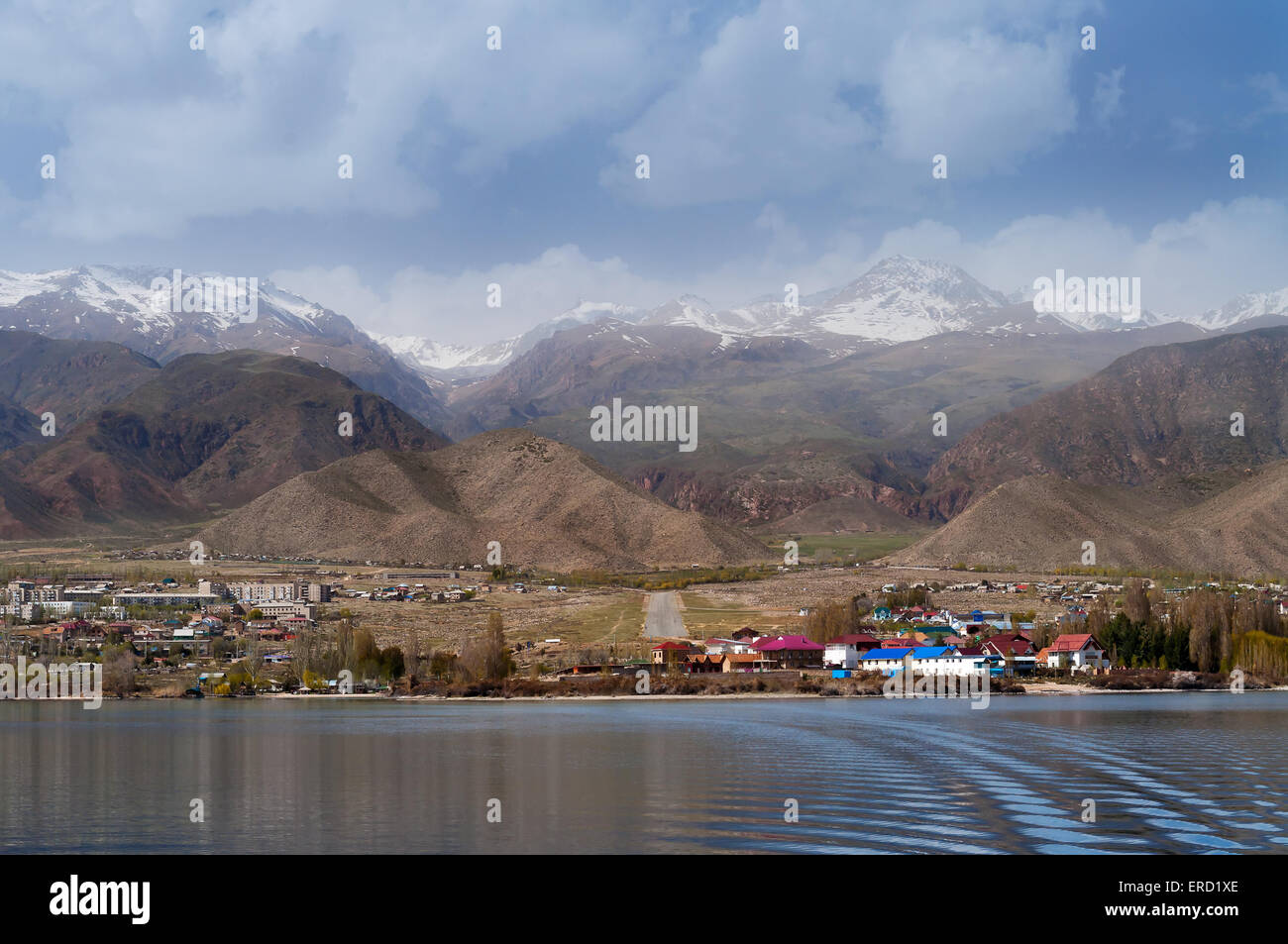 Vue sur le lac Issyk-kul à Cholpon-ata. Kirghizistan Banque D'Images