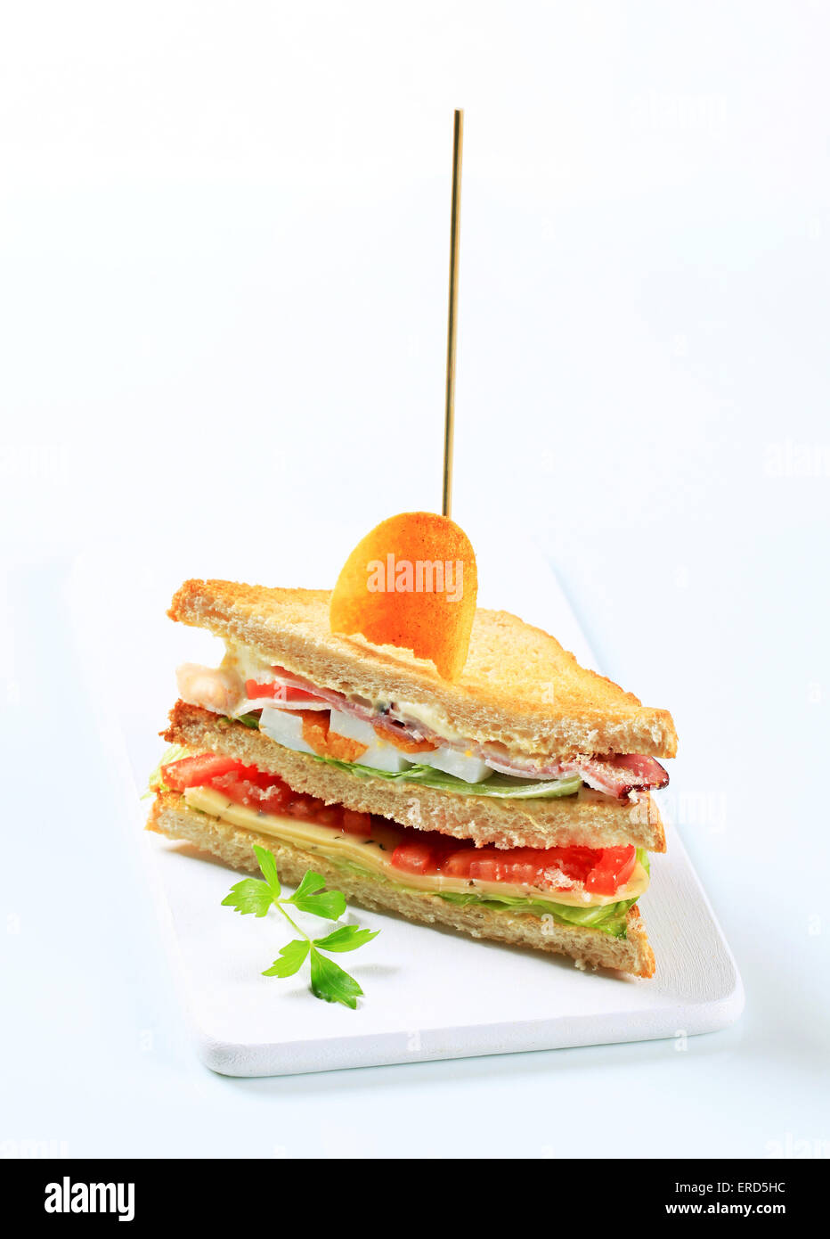 Deli sandwich au jambon, fromage, oeufs et légumes Photo Stock Alamy