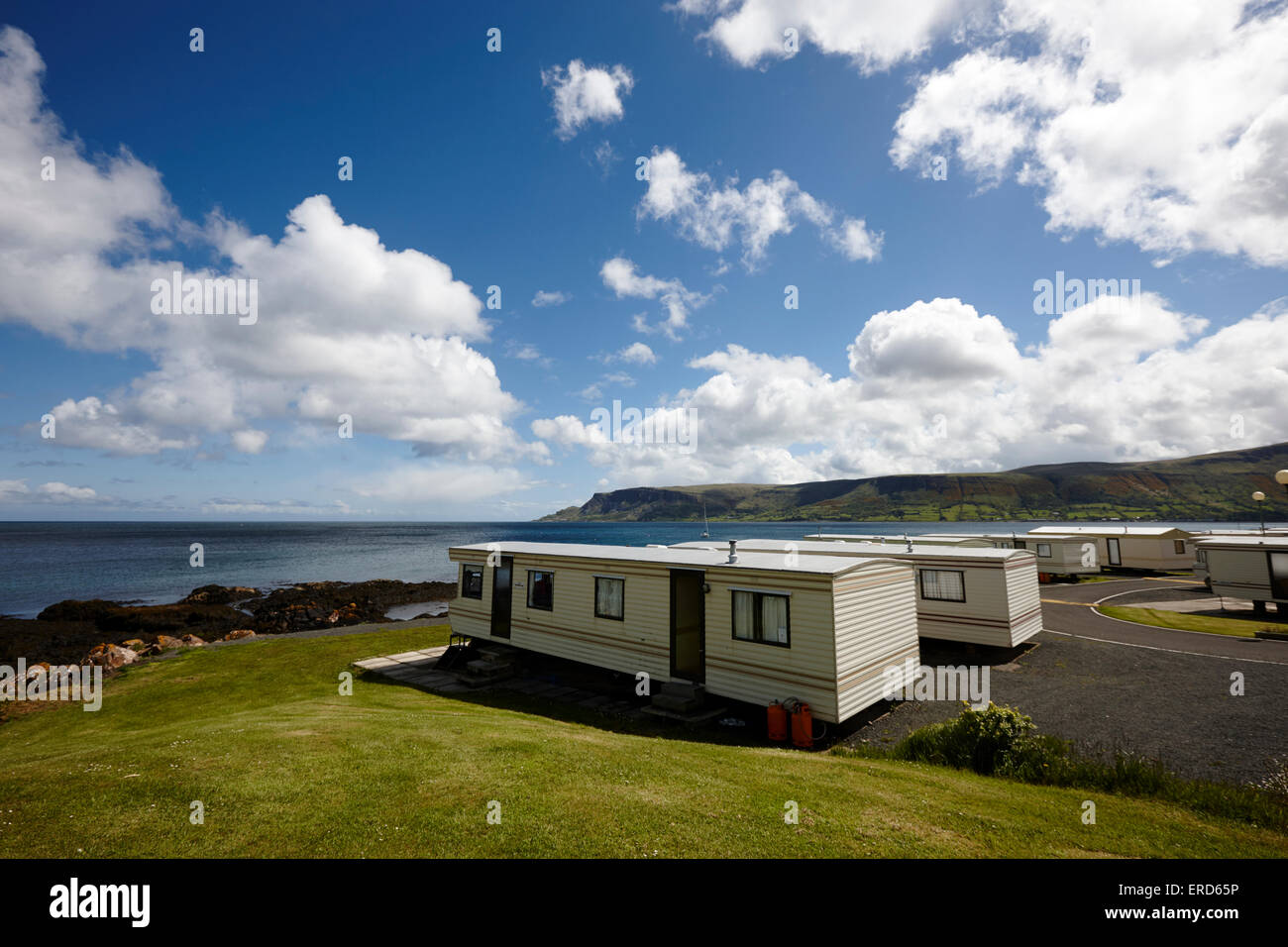 Caravanes statiques mobiles sur Caravan Park Cushendall le comté d'Antrim en Irlande du Nord UK Banque D'Images