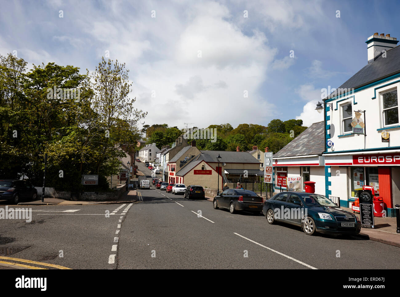 A2 route côtière à travers la route de glenariffe Cushendall le comté d'Antrim en Irlande du Nord UK Banque D'Images