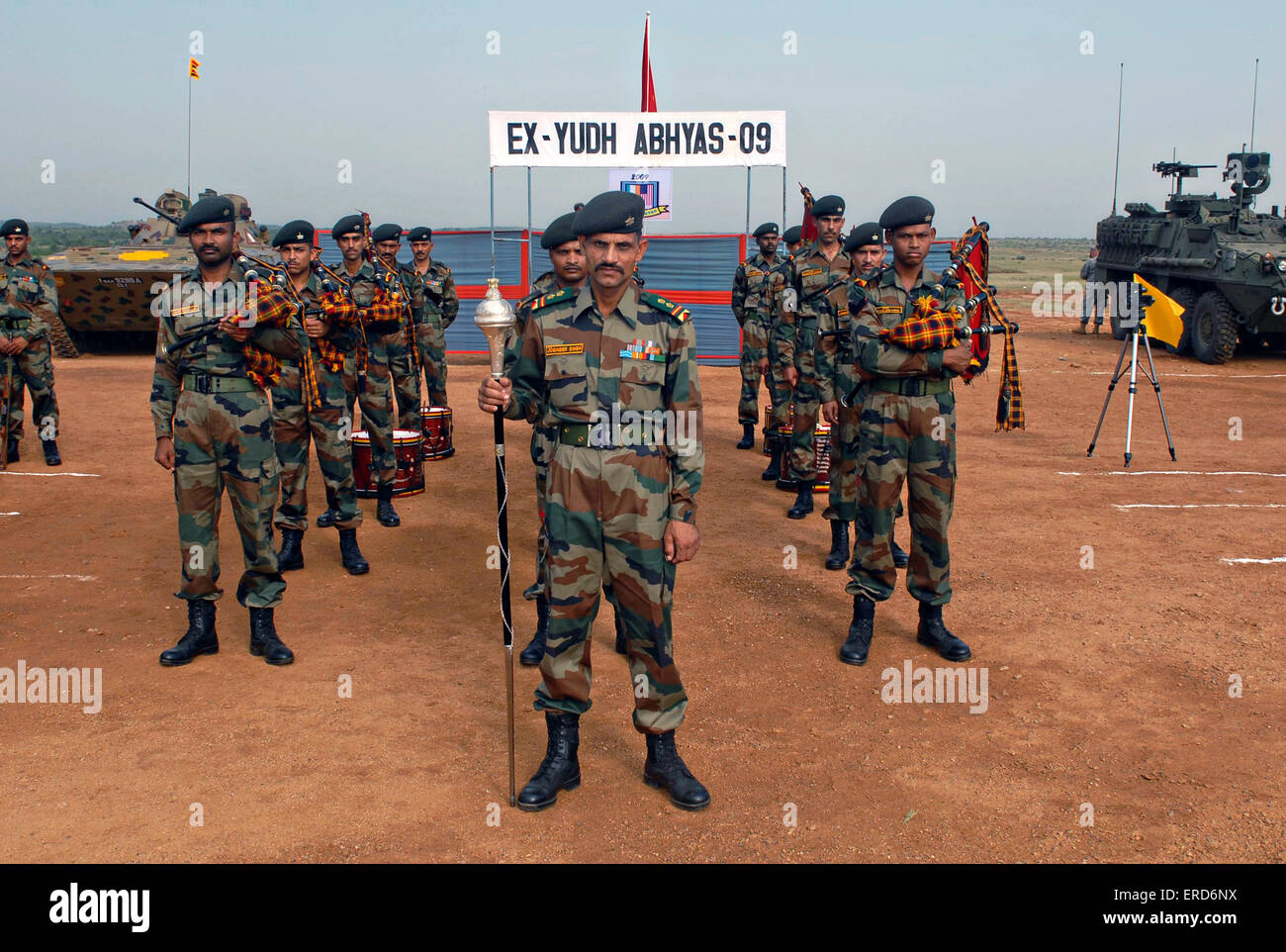 Les soldats de l'armée indienne à partir de la 94e Brigade blindée en formation permanente au cours de la cérémonie d'ouverture de l'exercice Yudh Abhyas 12 octobre 2009 en Inde, Babina. Banque D'Images