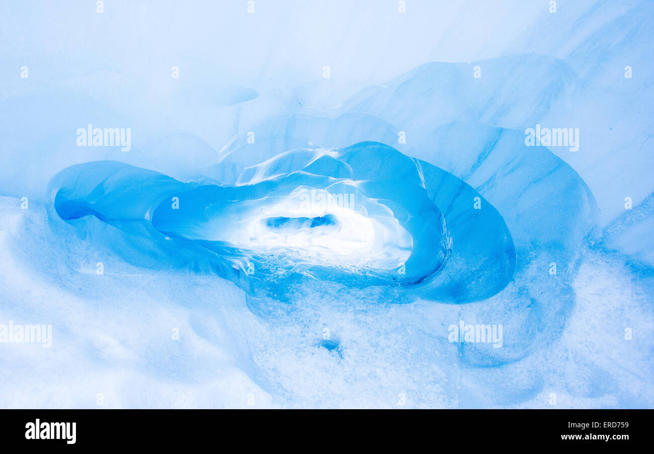 La grotte de glace bleue sur Fox Glacier dans les Alpes du sud ile sud Nouvelle Zelande Banque D'Images