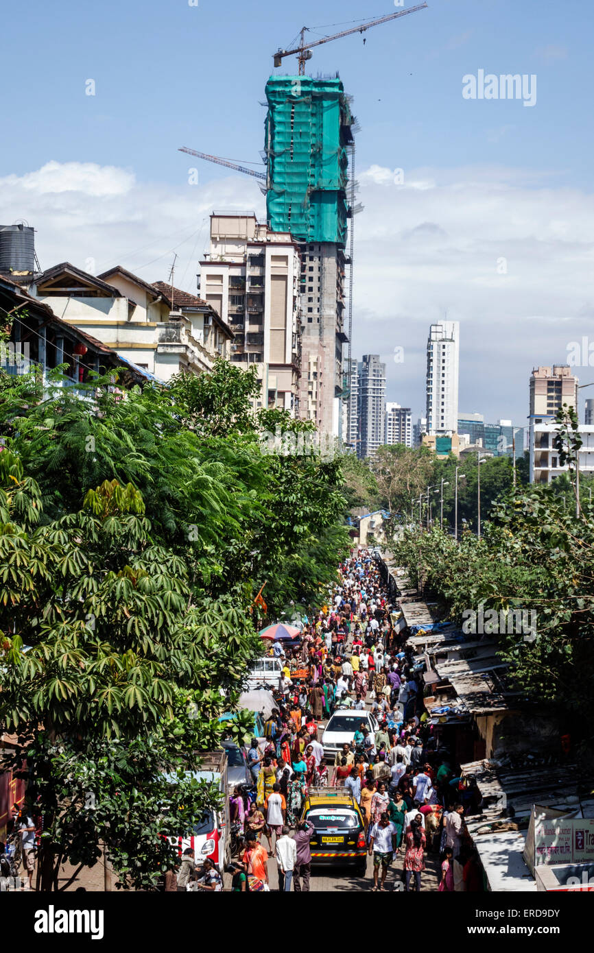 Mumbai Inde,Lower Parel,Dhuru Wadi,Sitaram Jadhav Marg,Road,Sunday Market,shopping shopper shoppers magasins marchés achats vente,ret Banque D'Images